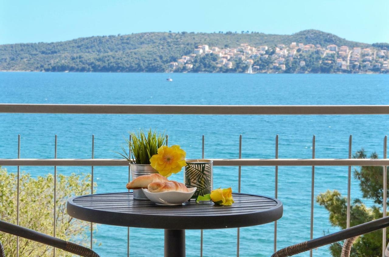 Mar Deluxe Apartments Trogir Exterior photo